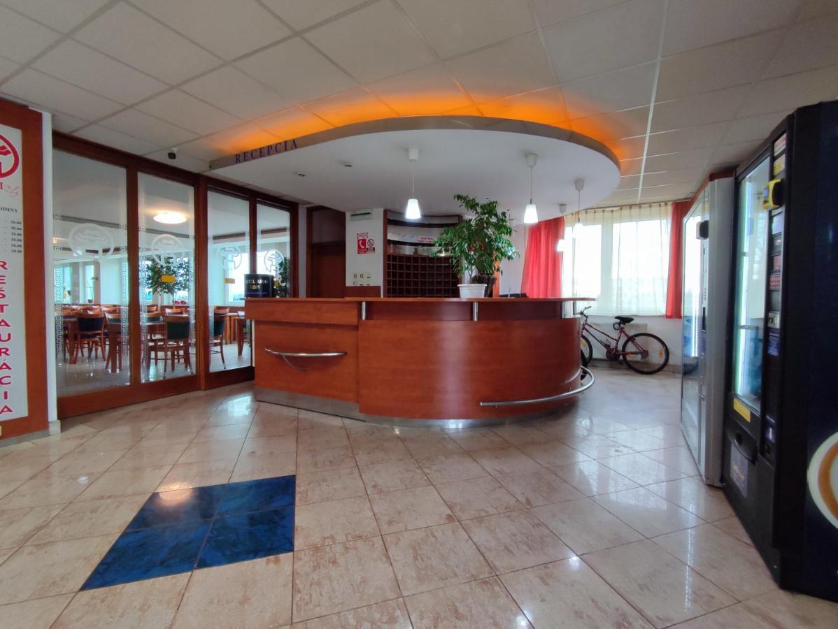 Hotel Jurki Dom Bratislava Exterior photo